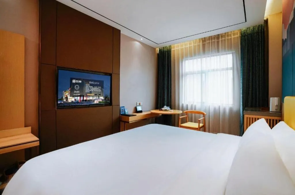 Bed in Quanzhou Binhai Hotel
