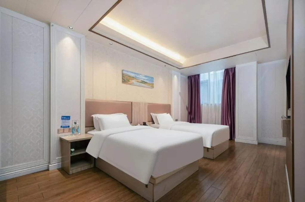 Bed in Quanzhou Binhai Hotel