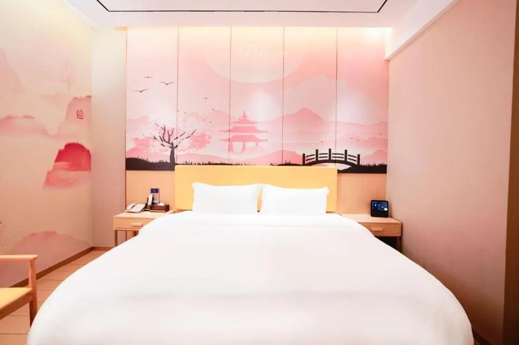 Bed in Quanzhou Binhai Hotel