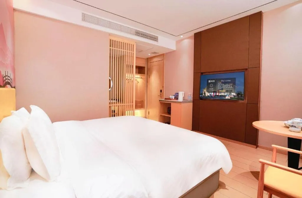 Bed in Quanzhou Binhai Hotel