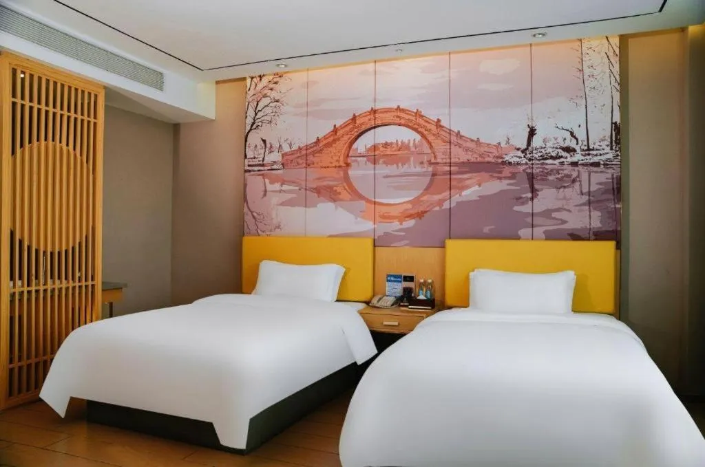 Bed in Quanzhou Binhai Hotel