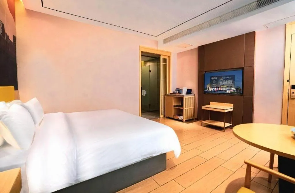 Bed in Quanzhou Binhai Hotel