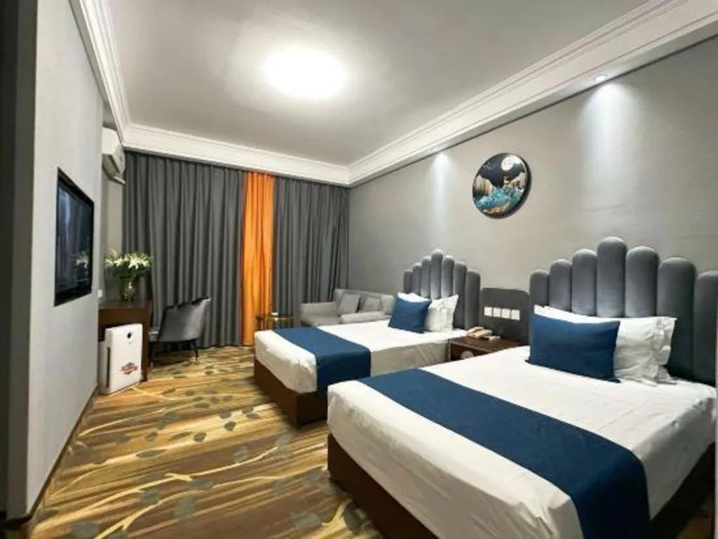 Bed in Dunhuang Dunhe Hotel