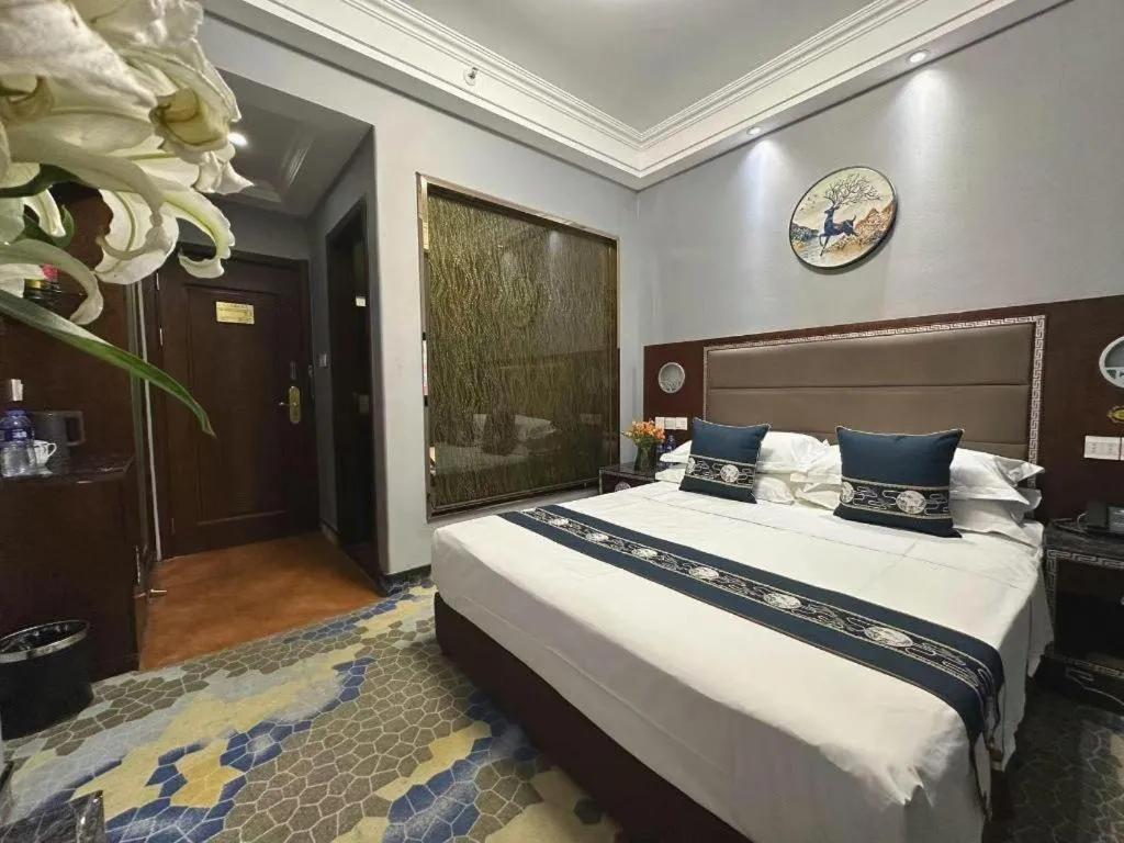 Bed in Dunhuang Dunhe Hotel