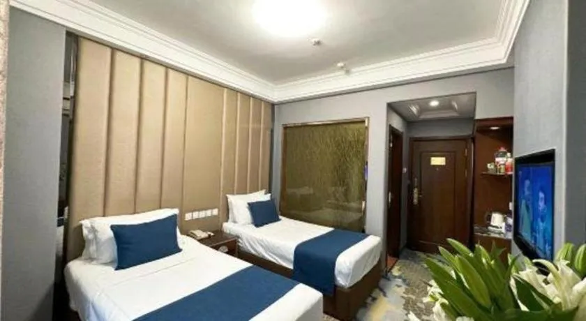 Bed in Dunhuang Dunhe Hotel