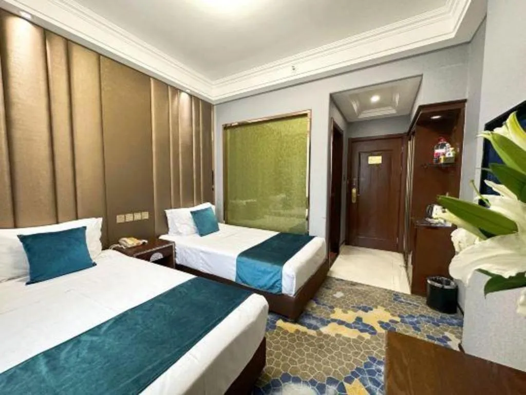 Bed in Dunhuang Dunhe Hotel