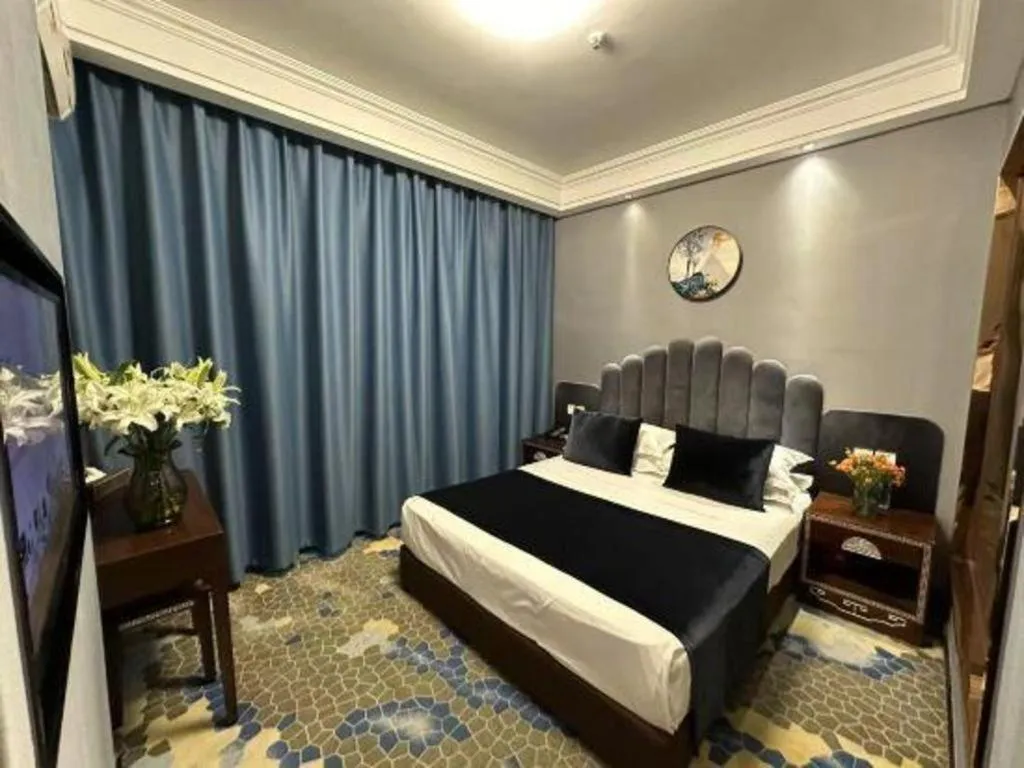Bed in Dunhuang Dunhe Hotel