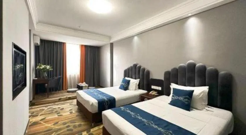 Bed in Dunhuang Dunhe Hotel