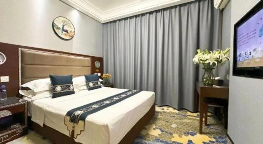 Bed in Dunhuang Dunhe Hotel