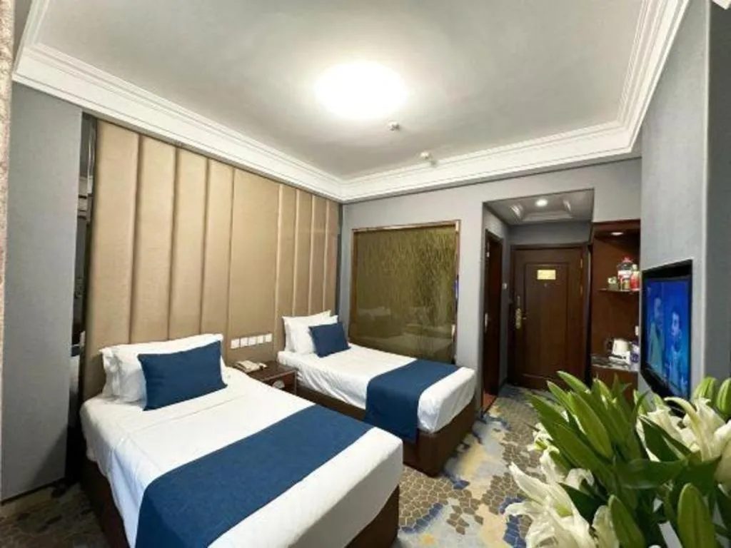 Bed in Dunhuang Dunhe Hotel