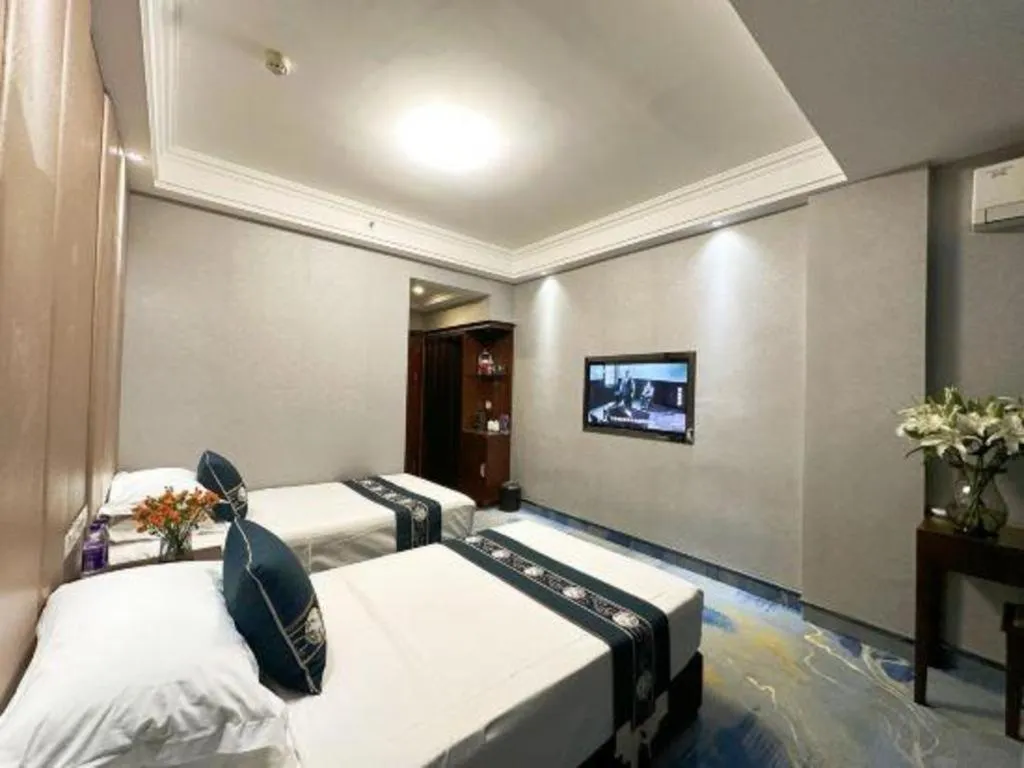 Bed in Dunhuang Dunhe Hotel