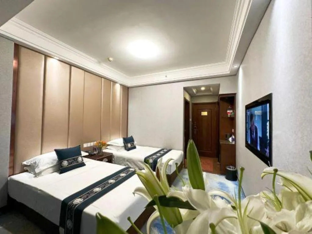 Bed in Dunhuang Dunhe Hotel