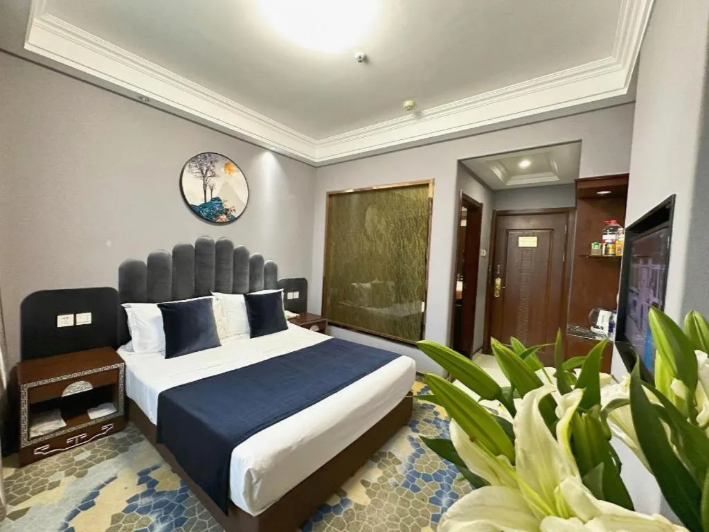 Bed in Dunhuang Dunhe Hotel