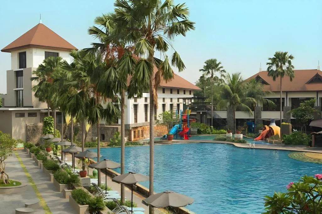 Hotel Santika Premiere Kota Harapan Indah