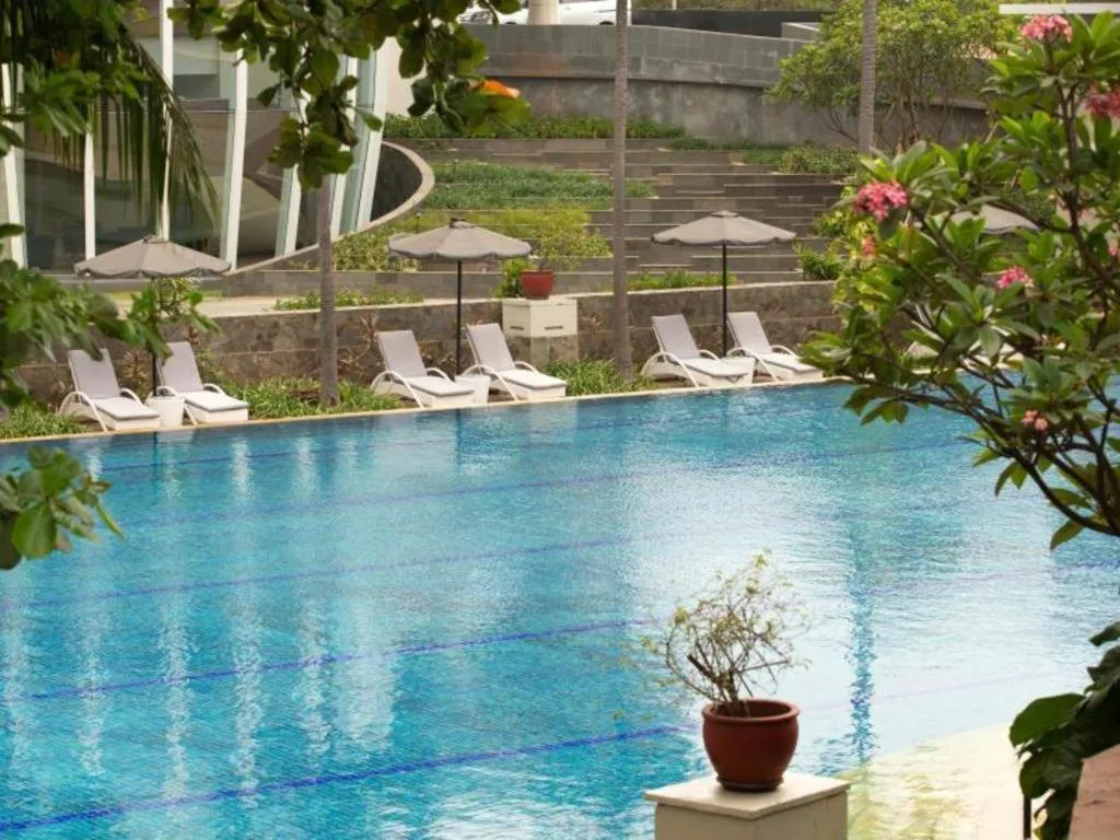 Hotel Santika Premiere Kota Harapan Indah