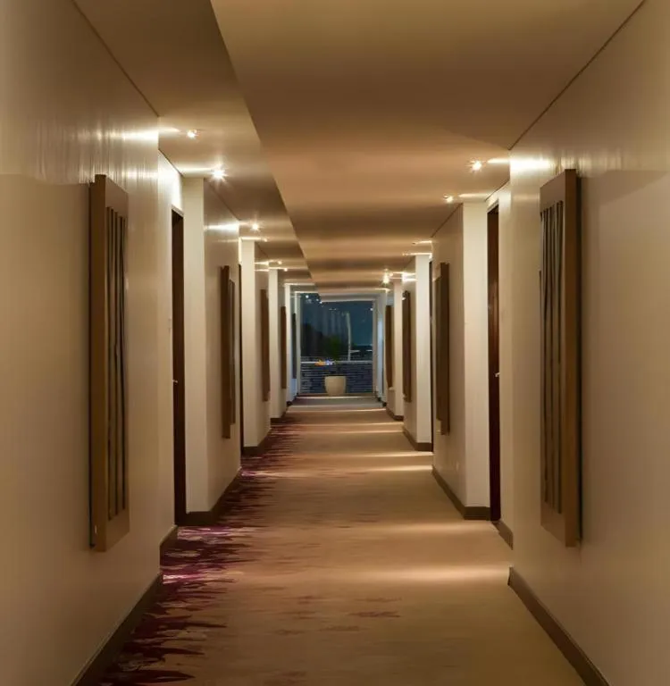 Hotel Santika Premiere Kota Harapan Indah