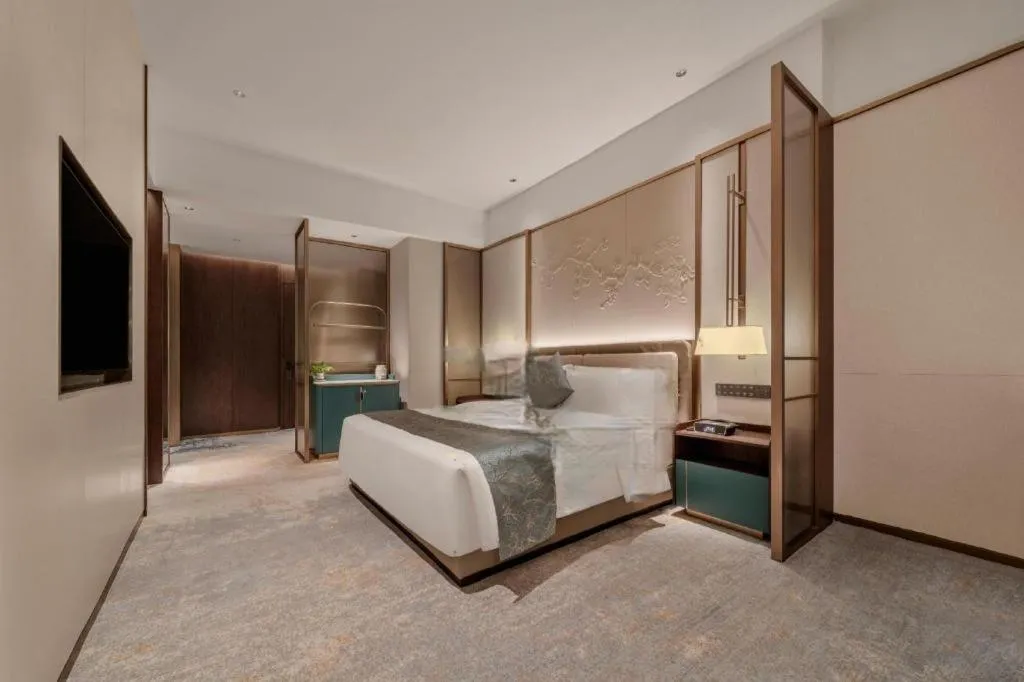 Bed in Dongguan Yingbin Hotel