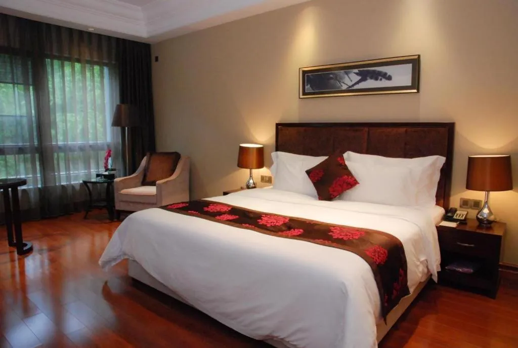 Bed in Dongguan Yingbin Hotel