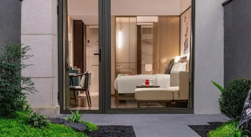 Bed in Dongguan Yingbin Hotel