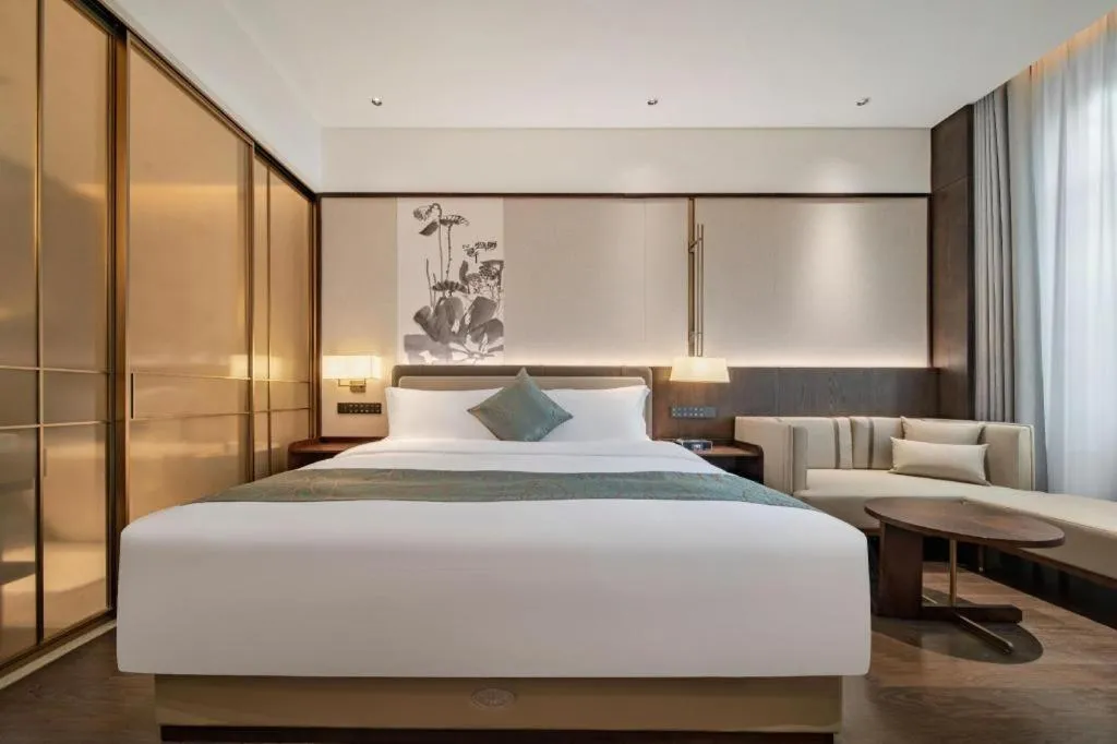 Bed in Dongguan Yingbin Hotel