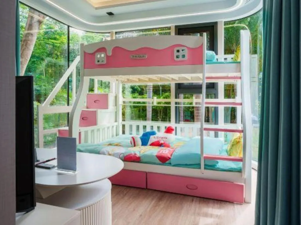 Bed in Dongguan Yingbin Hotel