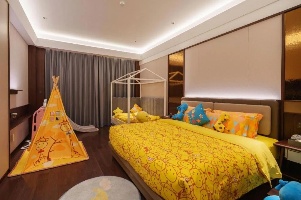 Bed in Dongguan Yingbin Hotel