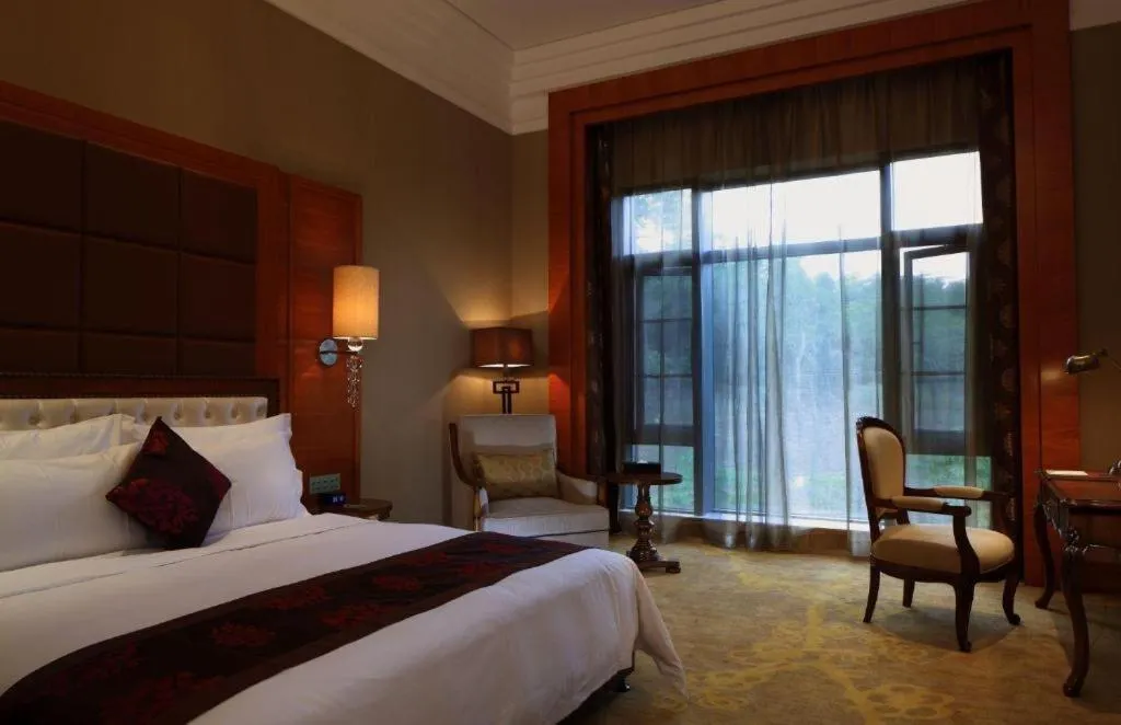 Bed in Dongguan Yingbin Hotel