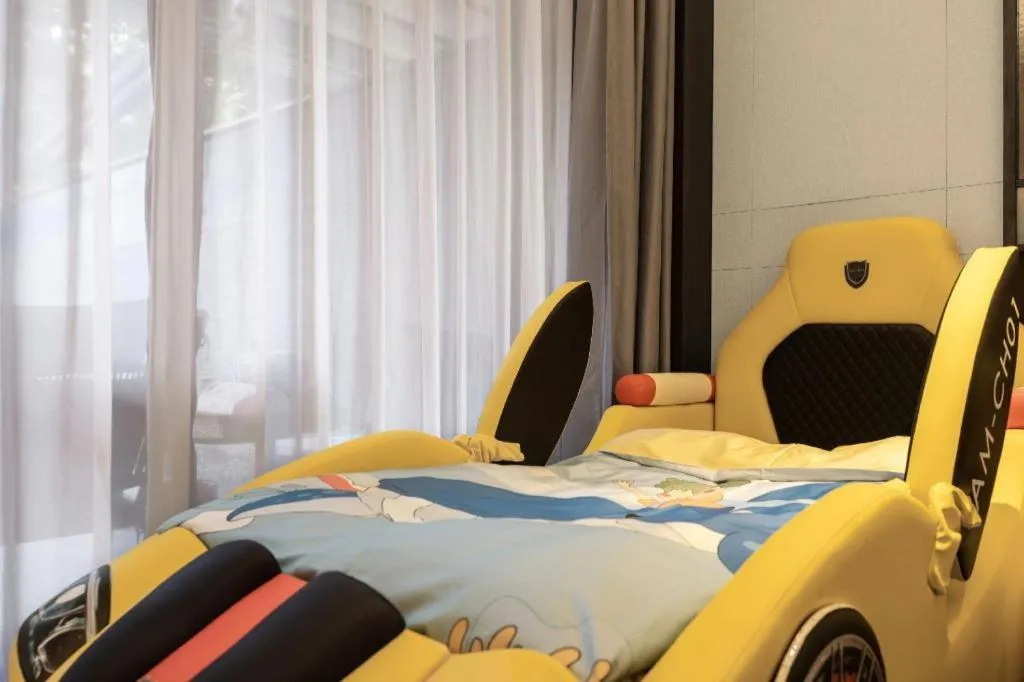 Bed in Dongguan Yingbin Hotel