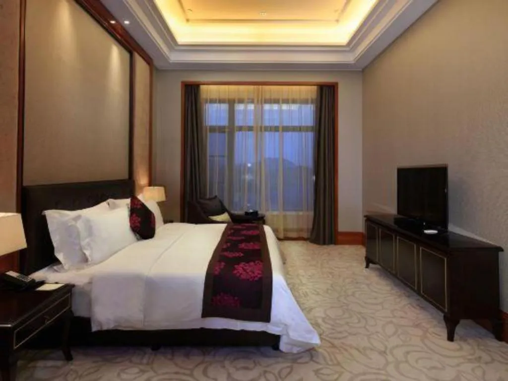 Bed in Dongguan Yingbin Hotel