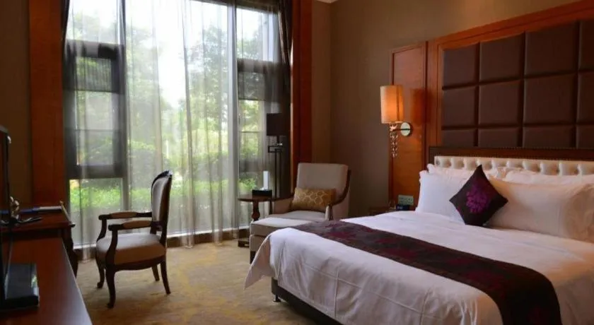 Bed in Dongguan Yingbin Hotel