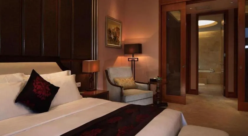 Bed in Dongguan Yingbin Hotel