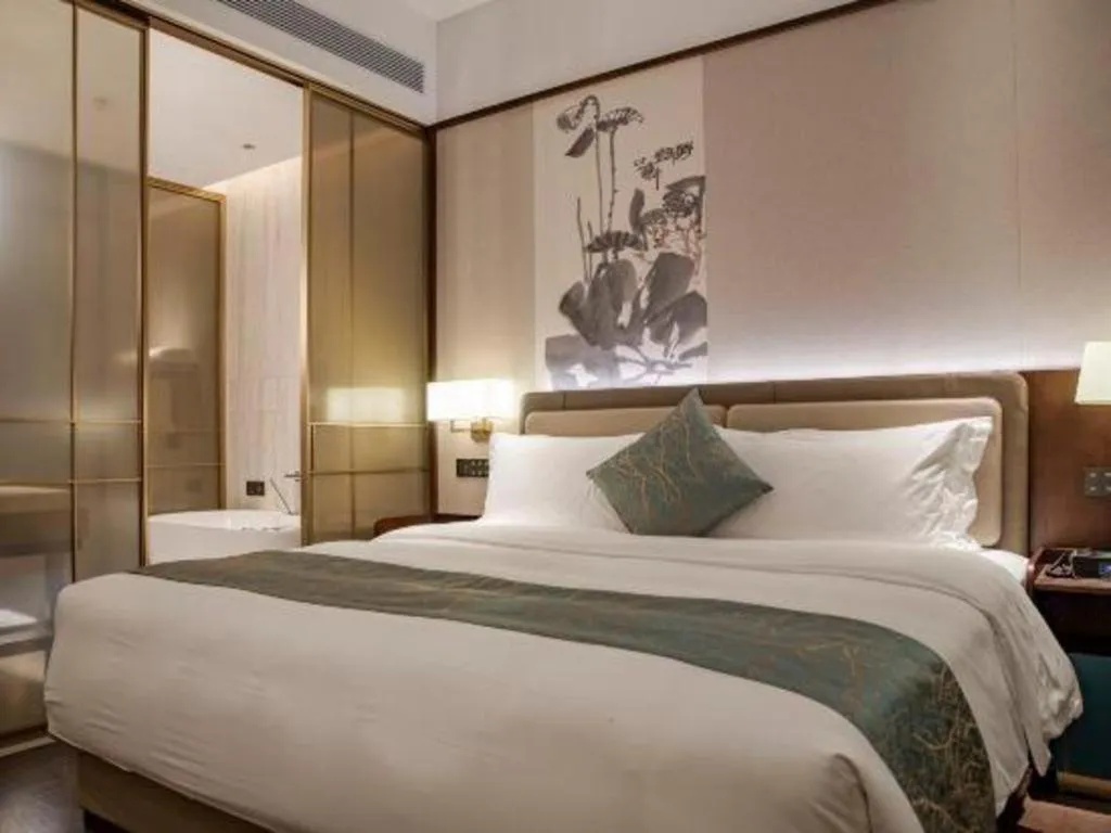 Bed in Dongguan Yingbin Hotel