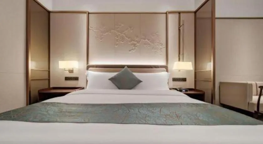 Bed in Dongguan Yingbin Hotel