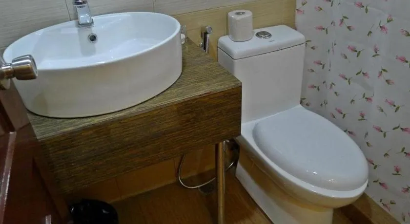 Rovic's Tourist Hotel