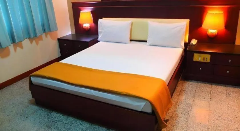 Bed in Picnic Sriracha Hotel