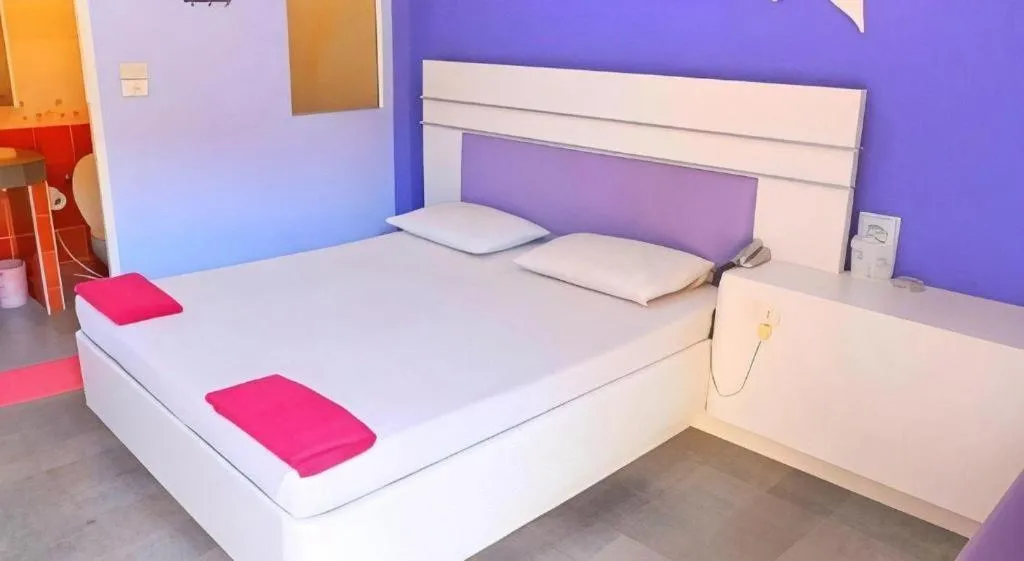 Bed in Picnic Sriracha Hotel