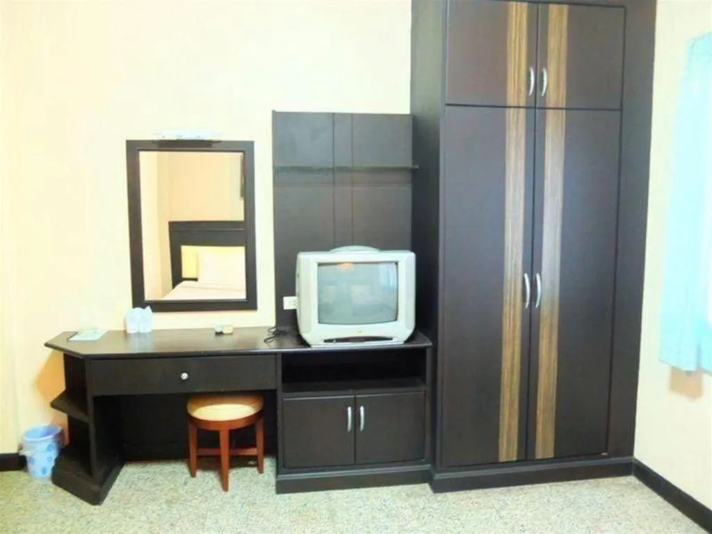 Picnic Sriracha Hotel