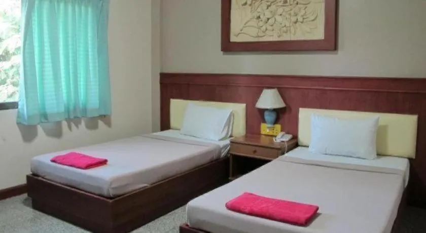 Bed in Picnic Sriracha Hotel