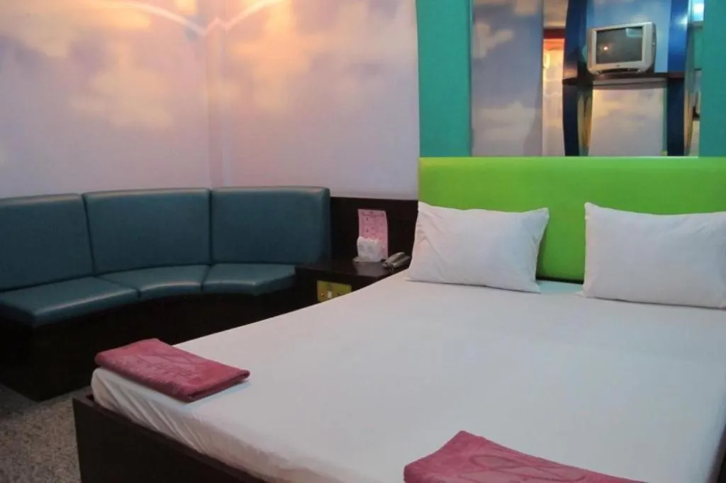 Bed in Picnic Sriracha Hotel