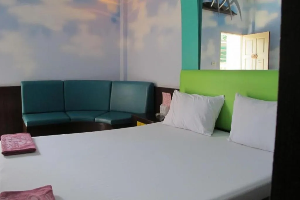 Bed in Picnic Sriracha Hotel