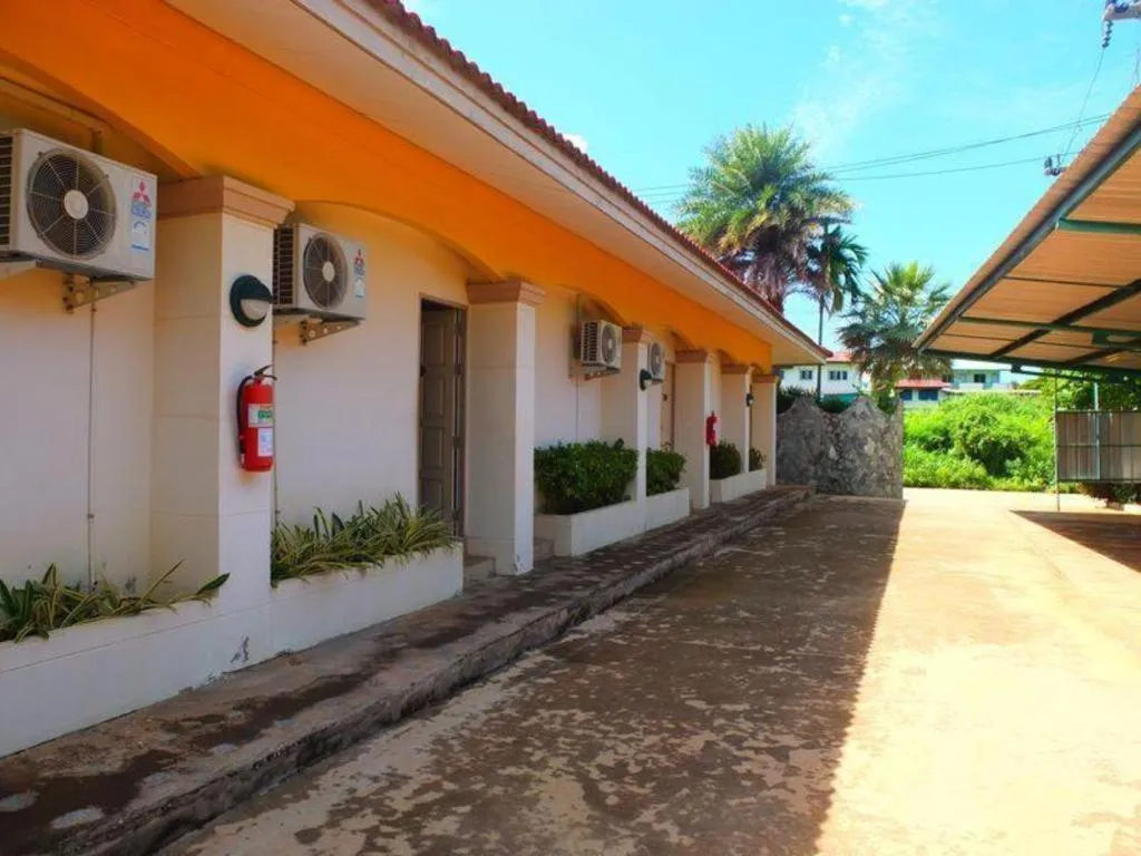 Picnic Sriracha Hotel