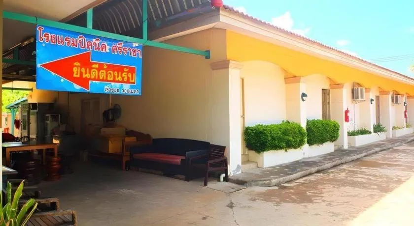 Picnic Sriracha Hotel