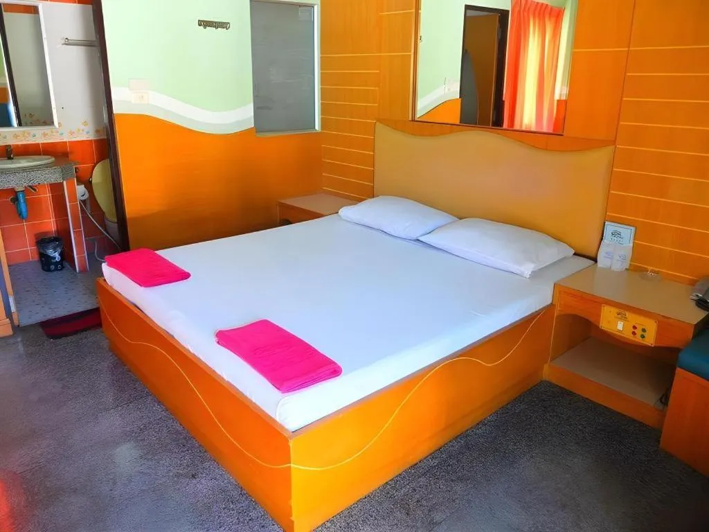 Bed in Picnic Sriracha Hotel