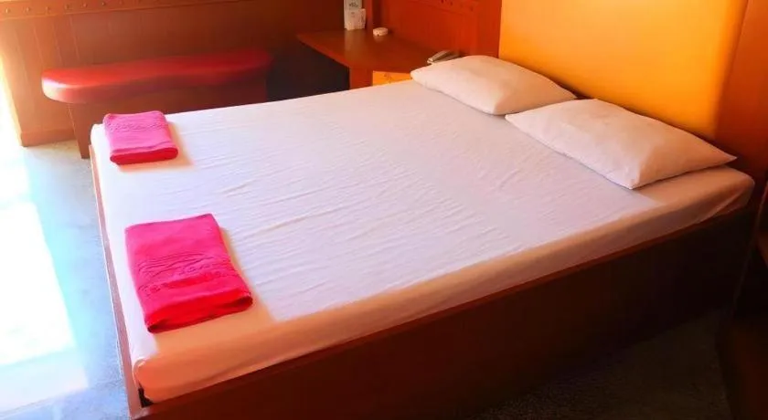 Bed in Picnic Sriracha Hotel