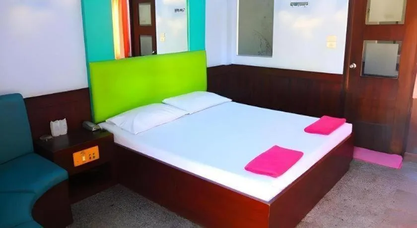 Bed in Picnic Sriracha Hotel