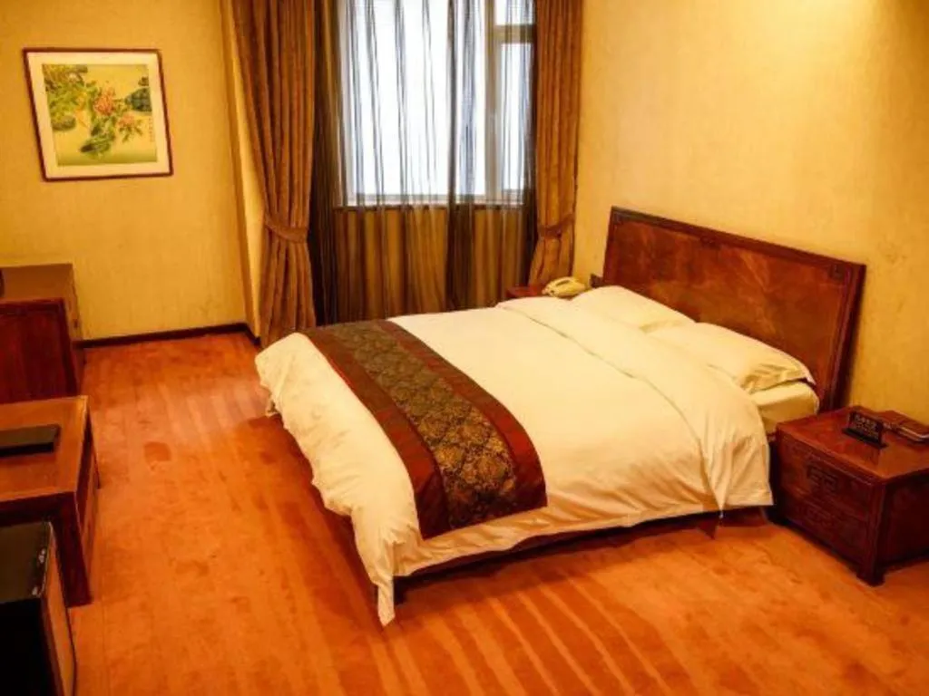 Bed in Metropark Hotel