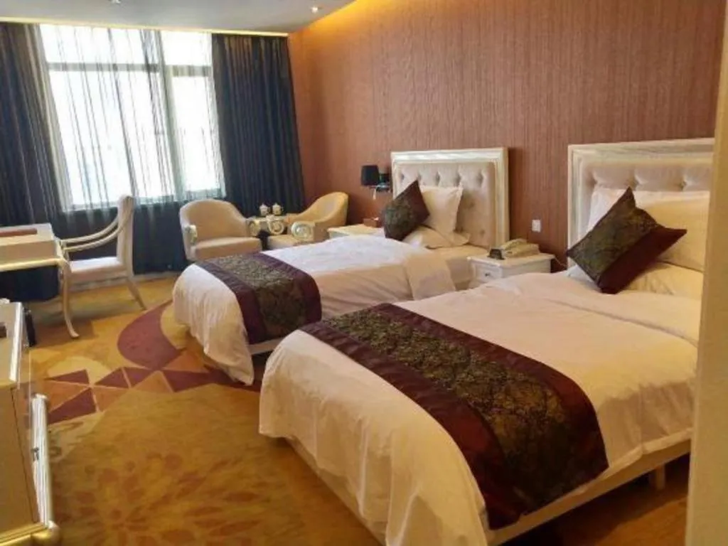 Bed in Metropark Hotel