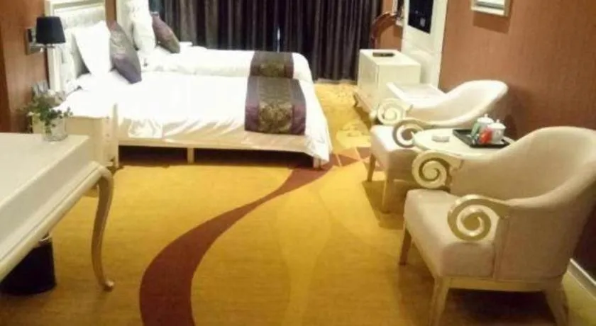 Bed in Metropark Hotel