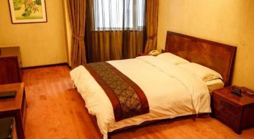 Bed in Metropark Hotel