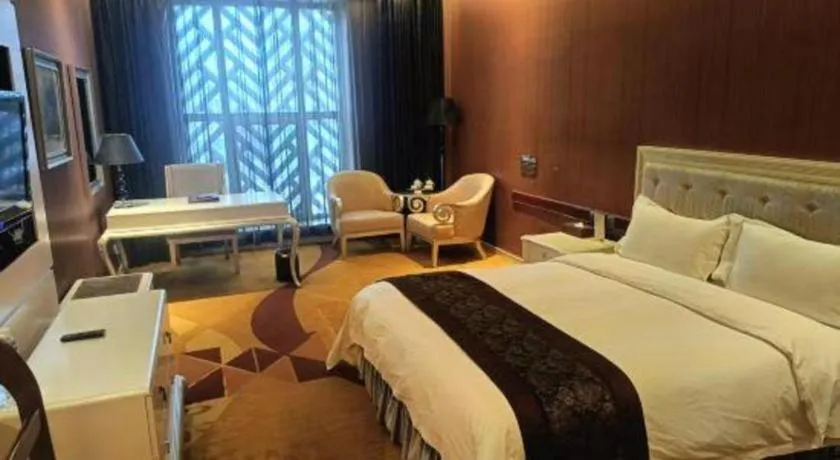 Bed in Metropark Hotel